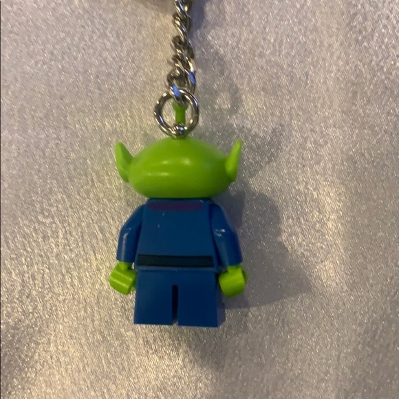 LEGO Toy Story alien keychain - Picture 4 of 5
